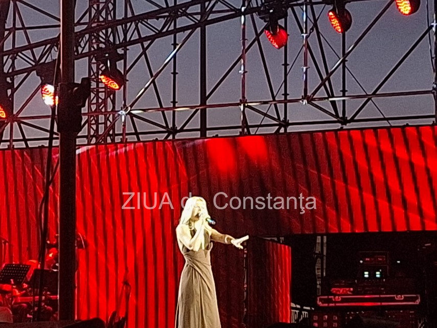 live foto a doua seara la festivalul national de muzica usoara mamaia inca zece concurenti pasesc in live foto a doua seara la festivalul national de muzica usoara mamaia inca zece concurenti pasesc in