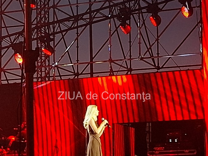 live foto a doua seara la festivalul national de muzica usoara mamaia inca zece concurenti pasesc in live foto a doua seara la festivalul national de muzica usoara mamaia inca zece concurenti pasesc in