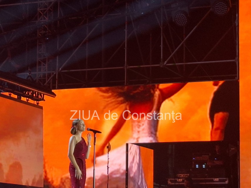 live foto a doua seara la festivalul national de muzica usoara mamaia inca zece concurenti pasesc in live foto a doua seara la festivalul national de muzica usoara mamaia inca zece concurenti pasesc in