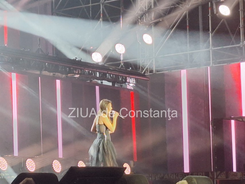 live foto a doua seara la festivalul national de muzica usoara mamaia inca zece concurenti pasesc in live foto a doua seara la festivalul national de muzica usoara mamaia inca zece concurenti pasesc in