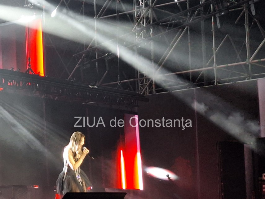live foto a doua seara la festivalul national de muzica usoara mamaia inca zece concurenti pasesc in live foto a doua seara la festivalul national de muzica usoara mamaia inca zece concurenti pasesc in