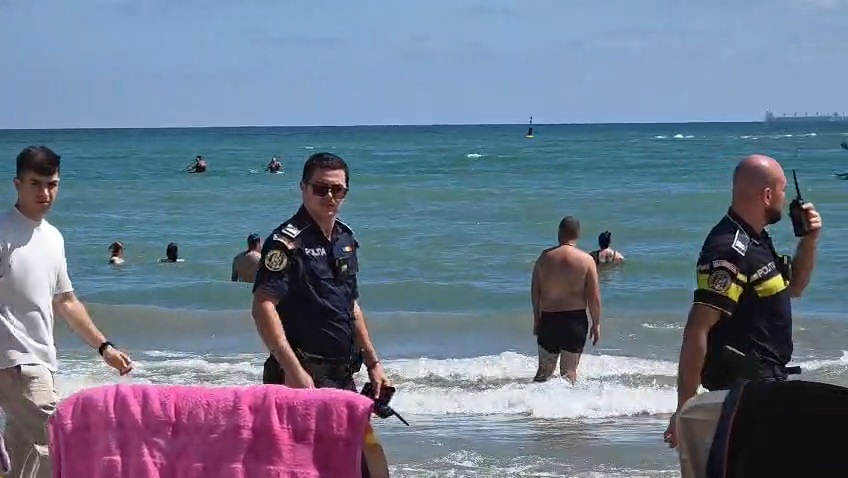 foto video update copil de 15 ani in pericol de inec la plaja gaia din constanta minorul transportat foto video update copil de 15 ani in pericol de inec la plaja gaia din constanta minorul transportat