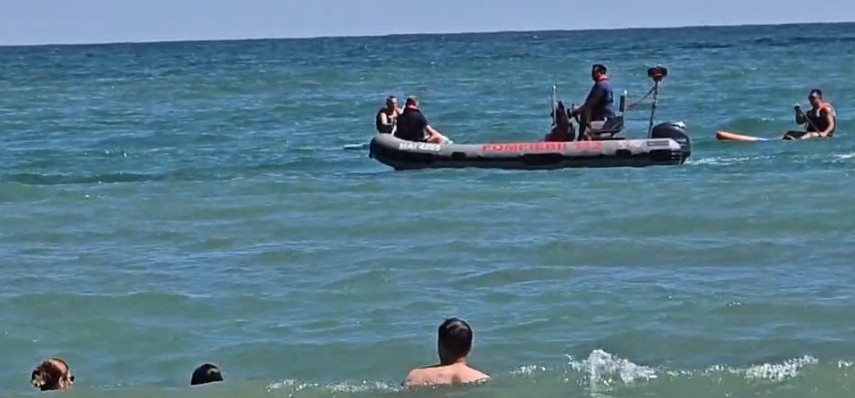 foto video update copil de 15 ani in pericol de inec la plaja gaia din constanta minorul transportat foto video update copil de 15 ani in pericol de inec la plaja gaia din constanta minorul transportat