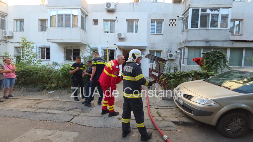 incendiu intr un apartament din constanta pompierii intervin pe aleea lalelelor 950562 incendiu intr un apartament din constanta pompierii intervin pe aleea lalelelor 950562