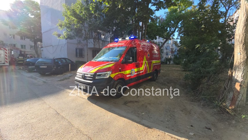 incendiu intr un apartament din constanta pompierii intervin pe aleea lalelelor 950562 incendiu intr un apartament din constanta pompierii intervin pe aleea lalelelor 950562