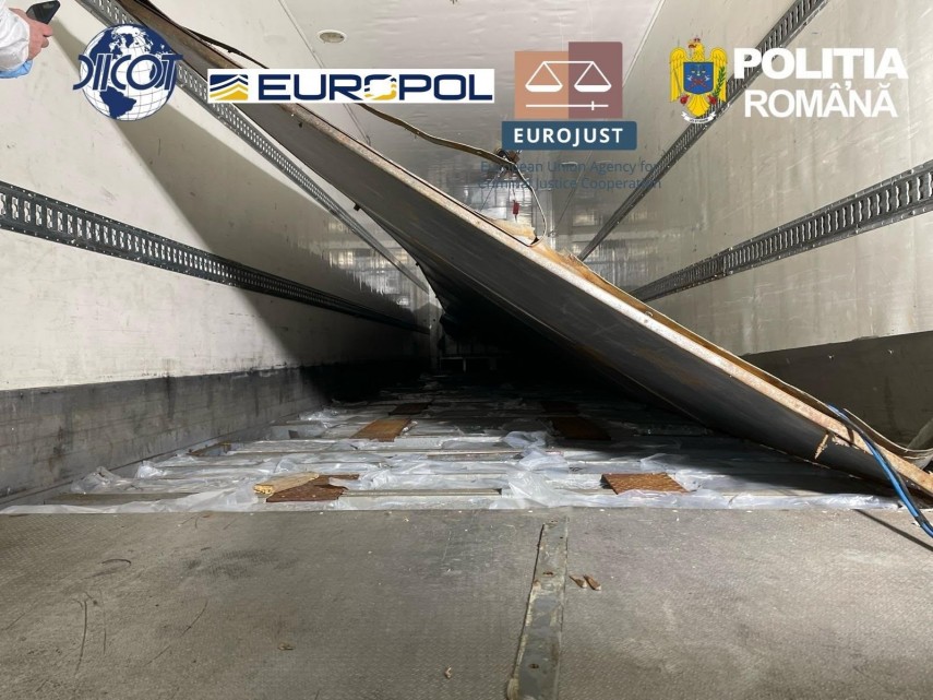 foto retea transfrontaliera de trafic de cocaina canabis si hasis sparta de diicot droguri de 25 de milioane foto retea transfrontaliera de trafic de cocaina canabis si hasis sparta de diicot droguri de 25 de milioane