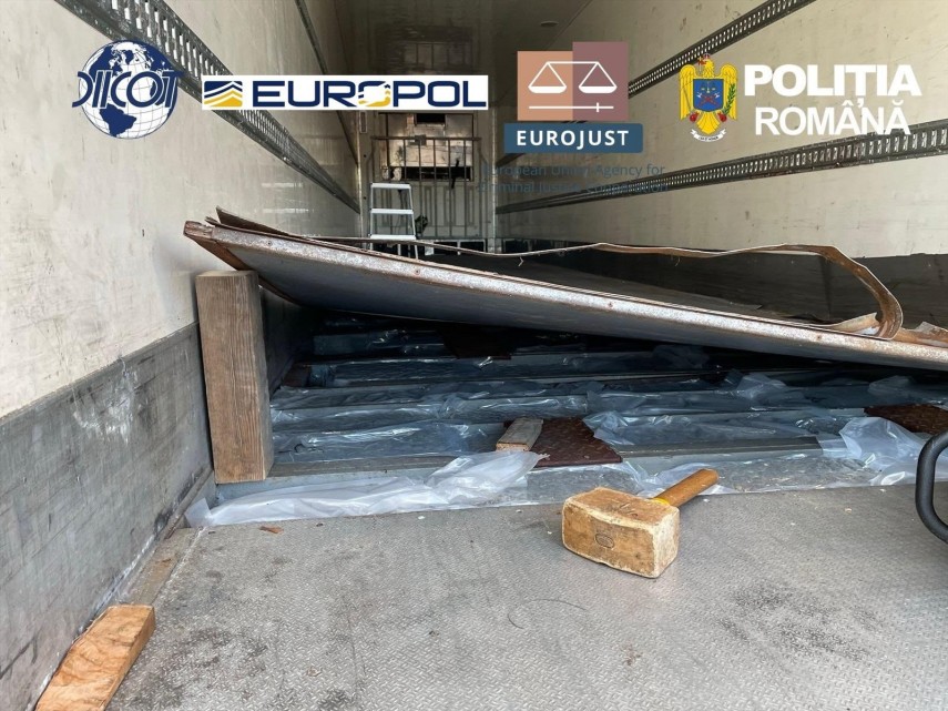foto retea transfrontaliera de trafic de cocaina canabis si hasis sparta de diicot droguri de 25 de milioane foto retea transfrontaliera de trafic de cocaina canabis si hasis sparta de diicot droguri de 25 de milioane