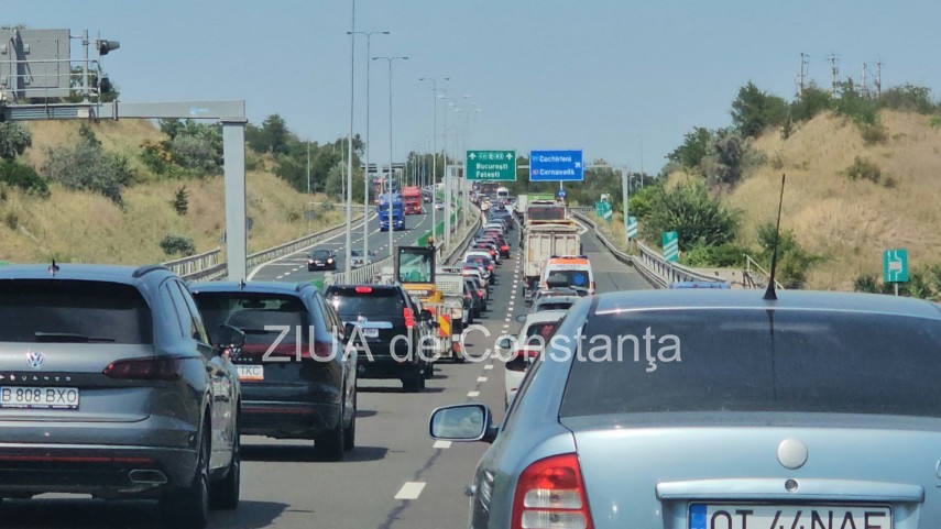 foto video trafic intens pe a2 intre cernavoda si statia de taxare fetesti 950642 foto video trafic intens pe a2 intre cernavoda si statia de taxare fetesti 950642