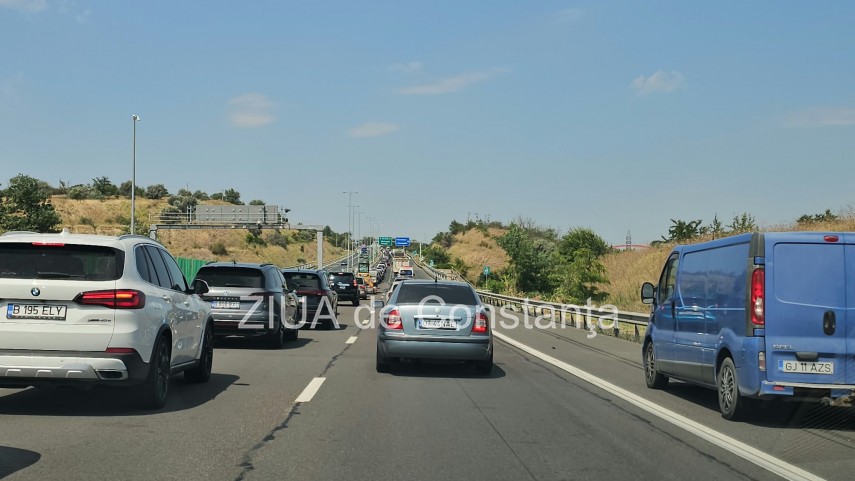 foto video trafic intens pe a2 intre cernavoda si statia de taxare fetesti 950642 foto video trafic intens pe a2 intre cernavoda si statia de taxare fetesti 950642