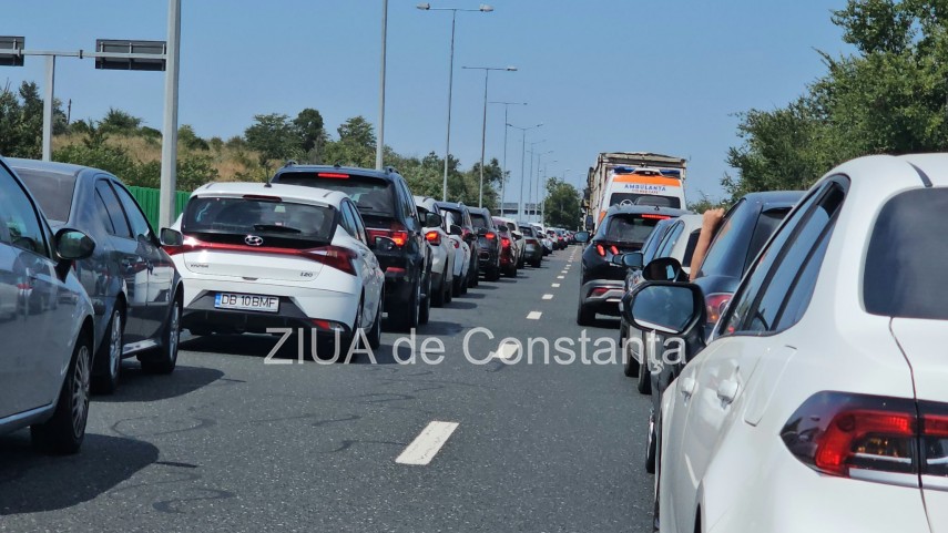foto video trafic intens pe a2 intre cernavoda si statia de taxare fetesti 950642 foto video trafic intens pe a2 intre cernavoda si statia de taxare fetesti 950642