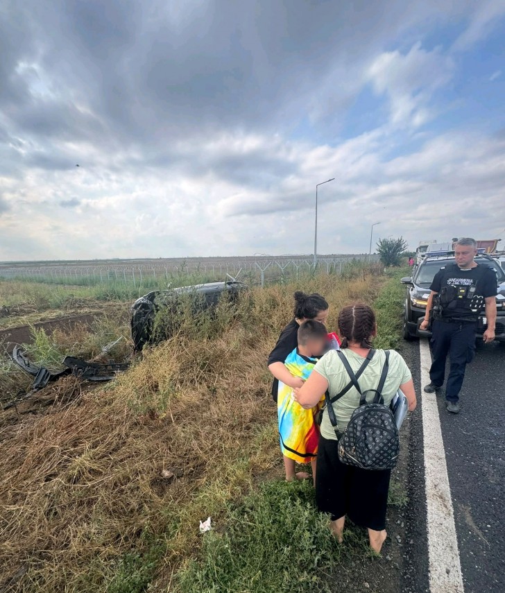 foto accident pe dn 22 trei masini implicate intre sibioara si lumina gestionat rapid de jandarmii aflati foto accident pe dn 22 trei masini implicate intre sibioara si lumina gestionat rapid de jandarmii aflati