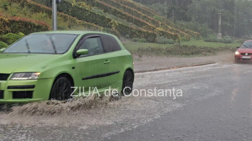 foto video vreme severa in constanta ploaia torentiala a pus stapanire pe oras 951075 foto video vreme severa in constanta ploaia torentiala a pus stapanire pe oras 951075