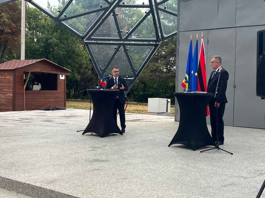 municipiul tulcea si ungheni au semnat acordul de infratire parteneriat oficial consfintit de ziua independentei municipiul tulcea si ungheni au semnat acordul de infratire parteneriat oficial consfintit de ziua independentei
