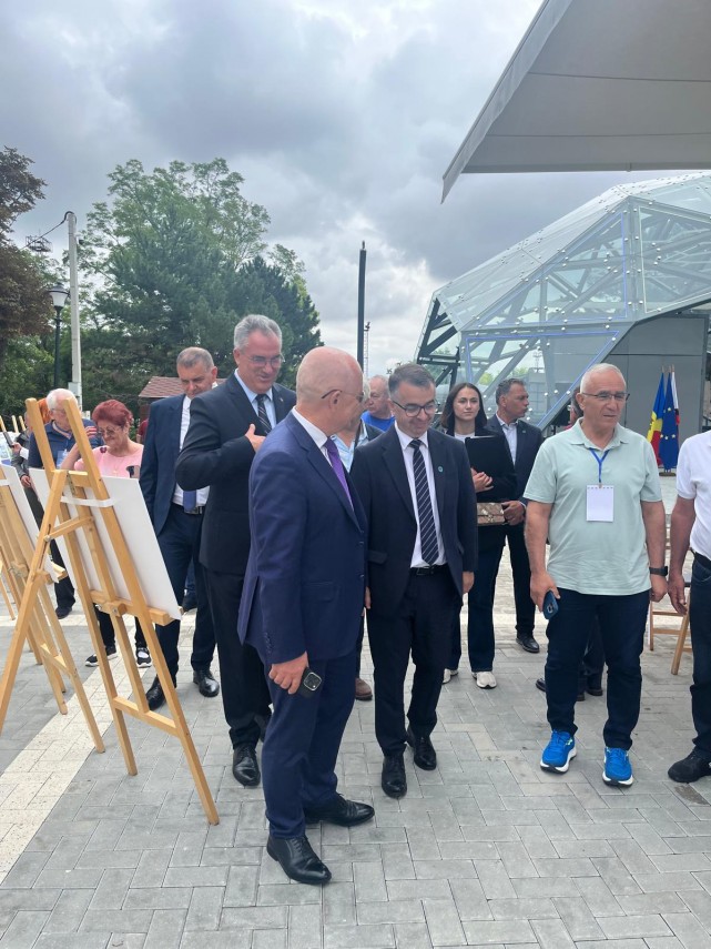 municipiul tulcea si ungheni au semnat acordul de infratire parteneriat oficial consfintit de ziua independentei municipiul tulcea si ungheni au semnat acordul de infratire parteneriat oficial consfintit de ziua independentei