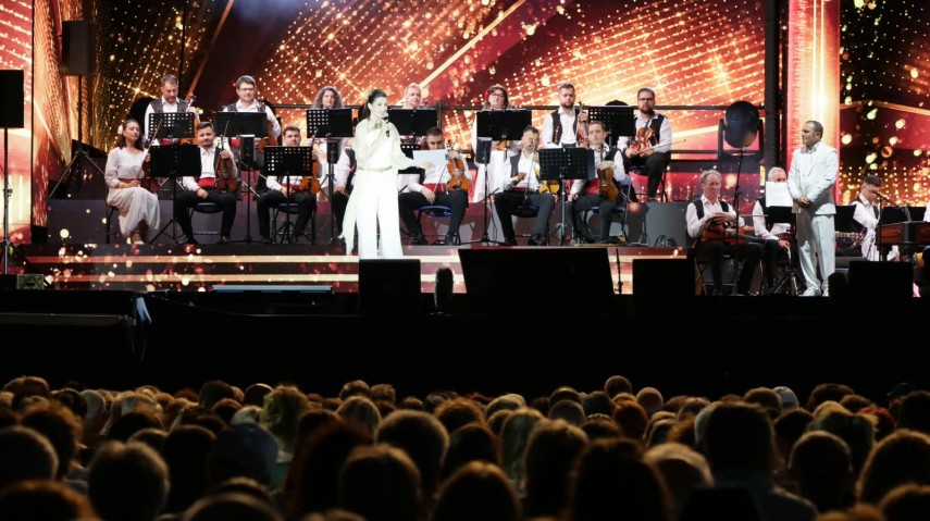prima seara a festivalului national al cantecului si dansului popular romanesc mamaia a adus pe scena prima seara a festivalului national al cantecului si dansului popular romanesc mamaia a adus pe scena