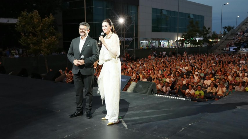 prima seara a festivalului national al cantecului si dansului popular romanesc mamaia a adus pe scena prima seara a festivalului national al cantecului si dansului popular romanesc mamaia a adus pe scena