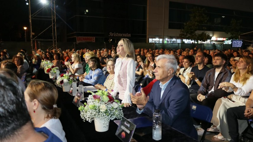 prima seara a festivalului national al cantecului si dansului popular romanesc mamaia a adus pe scena prima seara a festivalului national al cantecului si dansului popular romanesc mamaia a adus pe scena