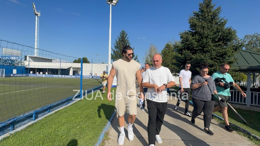 foto video actorul florian munteanu in vizita la academia hagi 951200 foto video actorul florian munteanu in vizita la academia hagi 951200