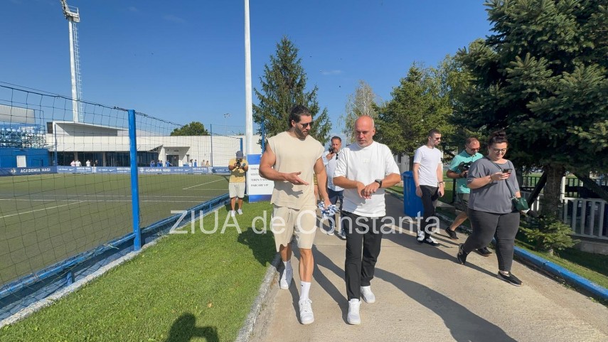 foto video actorul florian munteanu in vizita la academia hagi 951200 foto video actorul florian munteanu in vizita la academia hagi 951200