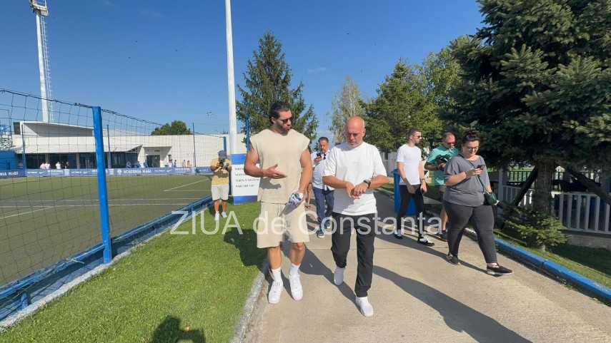 foto video actorul florian munteanu in vizita la academia hagi 951200 foto video actorul florian munteanu in vizita la academia hagi 951200
