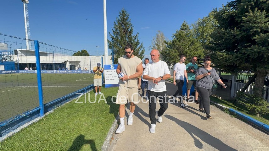foto video actorul florian munteanu in vizita la academia hagi 951200 foto video actorul florian munteanu in vizita la academia hagi 951200
