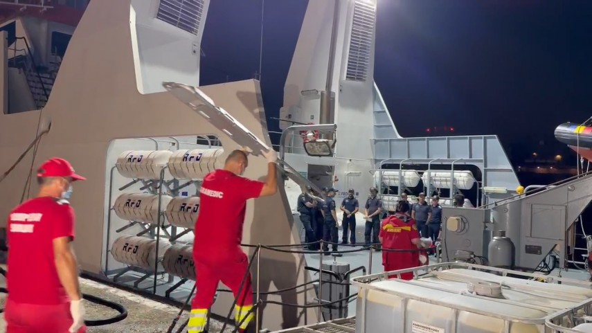 foto video imagini cu marinarii de pe progress iv adusi in port dupa naufragiu 951095 foto video imagini cu marinarii de pe progress iv adusi in port dupa naufragiu 951095