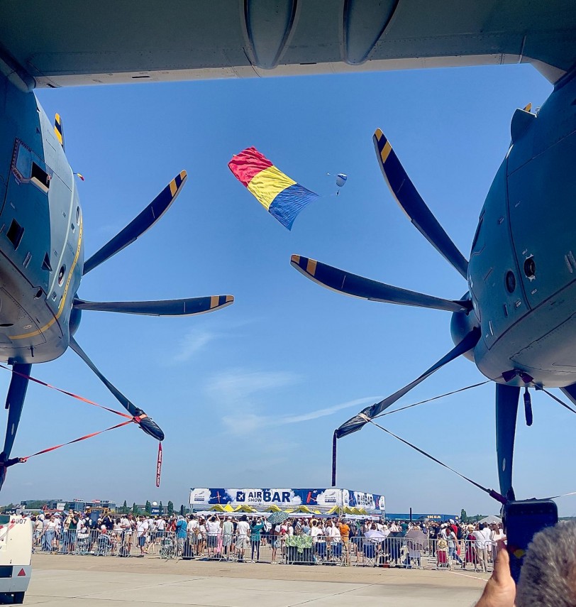 foto spectacol pe cerul capitalei bias 2026 continua pana seara cu demonstratii aeriene drone si focuri foto spectacol pe cerul capitalei bias 2026 continua pana seara cu demonstratii aeriene drone si focuri