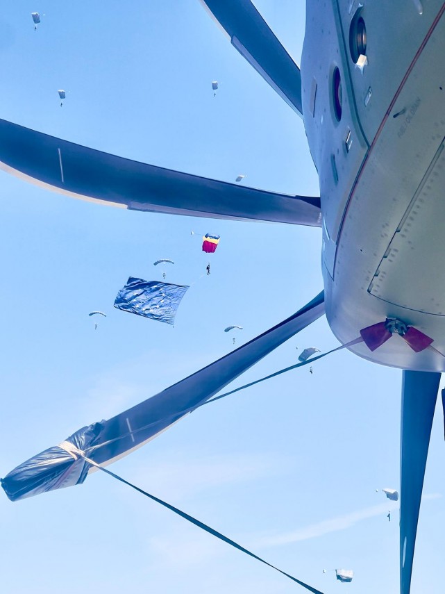 foto spectacol pe cerul capitalei bias 2026 continua pana seara cu demonstratii aeriene drone si focuri foto spectacol pe cerul capitalei bias 2026 continua pana seara cu demonstratii aeriene drone si focuri
