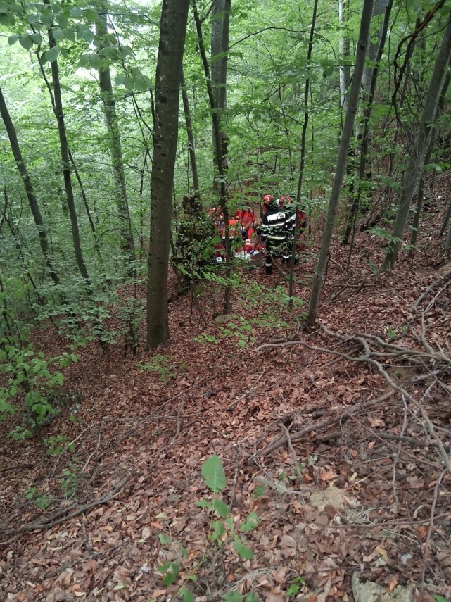 foto tragedie intre bratca si damis un motociclist a murit dupa ce a cazut intr o rapa la o adancime foto tragedie intre bratca si damis un motociclist a murit dupa ce a cazut intr o rapa la o adancime