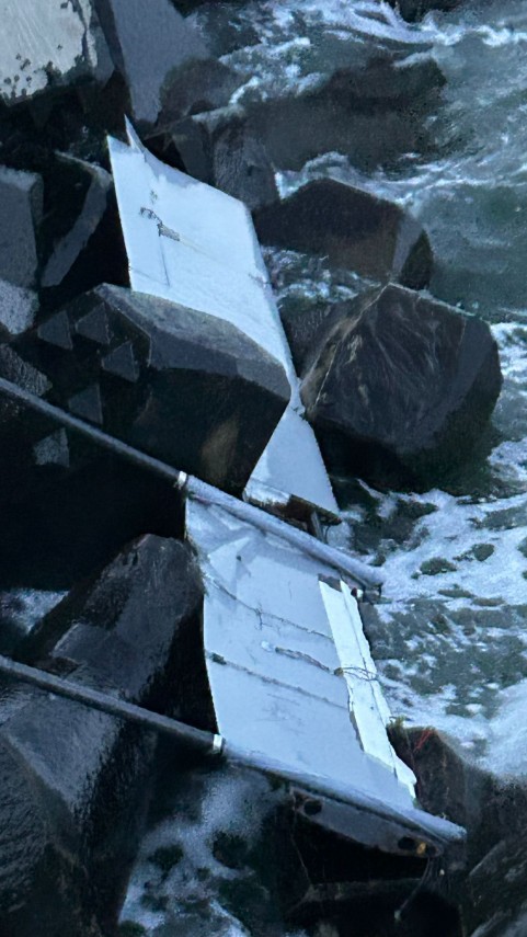 foto video alerta in zona plaja modern din constanta resturi de drona semnalate in zona 951288 foto video alerta in zona plaja modern din constanta resturi de drona semnalate in zona 951288