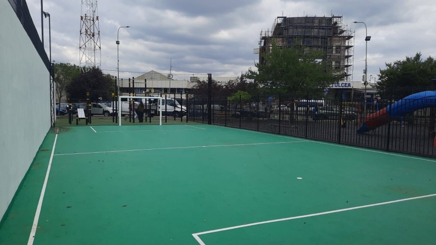 foto spatiu pentru calisthenics si mini teren de fotbal amenajate in zona strada garii autogara din tulcea foto spatiu pentru calisthenics si mini teren de fotbal amenajate in zona strada garii autogara din tulcea