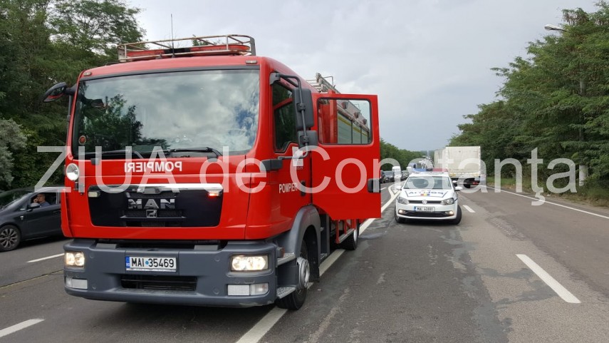 UPDATE: Doua masini rasturnate dupa un accident rutier pe DN22 Constanta-Tulcea, zona localitatii Sibioara!   