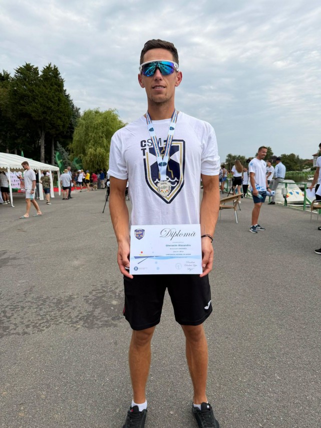canotorii de la csm constanta pe podium la campionatul national medaliile au fost inmanate de elisabeta canotorii de la csm constanta pe podium la campionatul national medaliile au fost inmanate de elisabeta