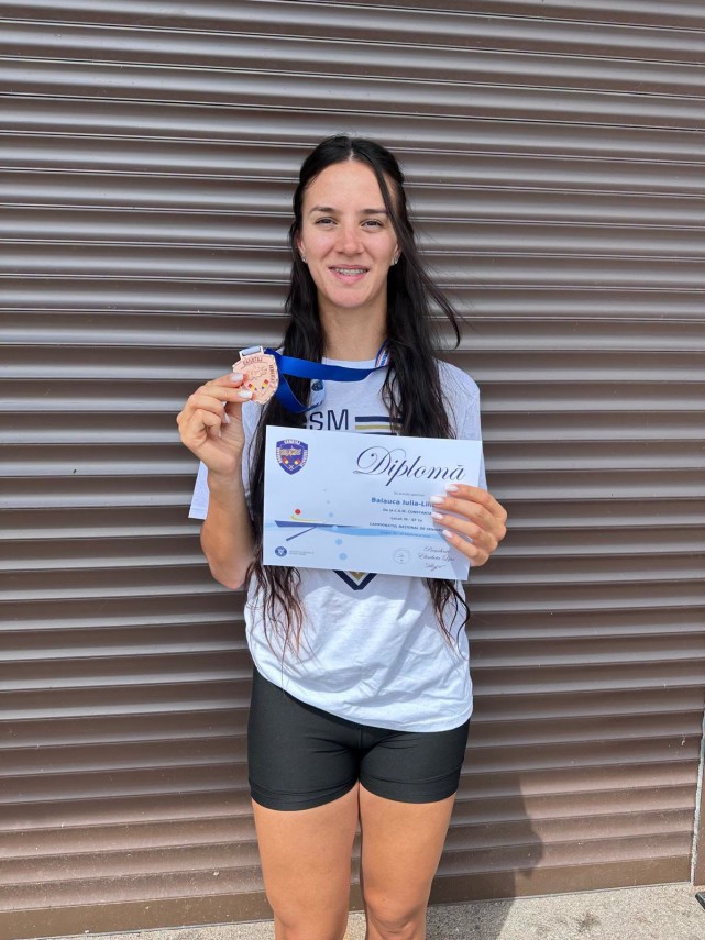 canotorii de la csm constanta pe podium la campionatul national medaliile au fost inmanate de elisabeta canotorii de la csm constanta pe podium la campionatul national medaliile au fost inmanate de elisabeta