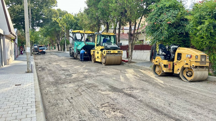 se asfalteaza carosabilul pe strada dorobantilor din cartierul faleza nord pe tronsonul cuprins intre se asfalteaza carosabilul pe strada dorobantilor din cartierul faleza nord pe tronsonul cuprins intre