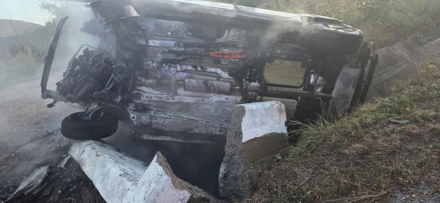 foto tragedie pe sosea la primele ore ale diminetii in romania doua victime carbonizate intr o masina foto tragedie pe sosea la primele ore ale diminetii in romania doua victime carbonizate intr o masina