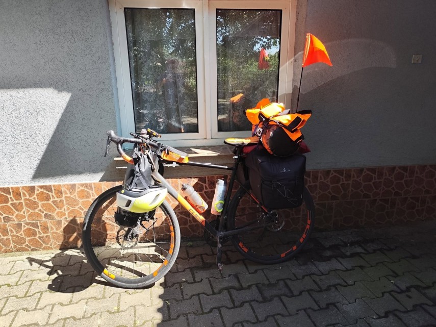 janos kiss din maramures a traversat romania pe bicicleta pentru o cauza nobila si va alerga 24 de ore janos kiss din maramures a traversat romania pe bicicleta pentru o cauza nobila si va alerga 24 de ore