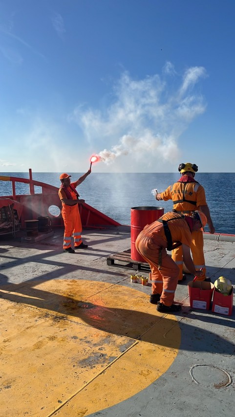 anr foto exercitiu de amploare in portul constanta interventie simulata dupa o explozie si un incendiu