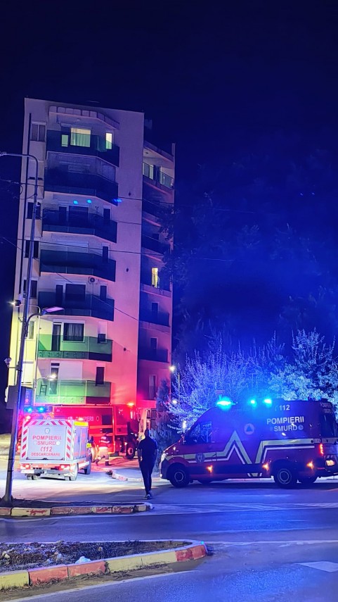 incendiu la un restaurant de pe bulevardul mamaia din constanta 952418 incendiu la un restaurant de pe bulevardul mamaia din constanta 952418