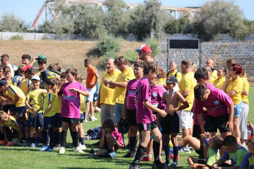 mini rugby cine a castigat categoriile de varsta ale trofeului petre lungu de la navodari au jucat copii mini rugby cine a castigat categoriile de varsta ale trofeului petre lungu de la navodari au jucat copii