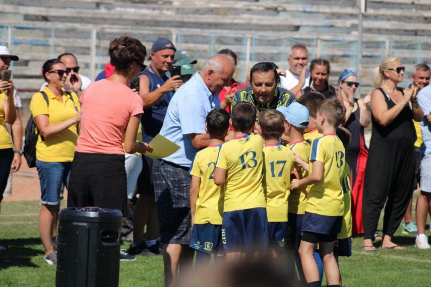 mini rugby cine a castigat categoriile de varsta ale trofeului petre lungu de la navodari au jucat copii mini rugby cine a castigat categoriile de varsta ale trofeului petre lungu de la navodari au jucat copii