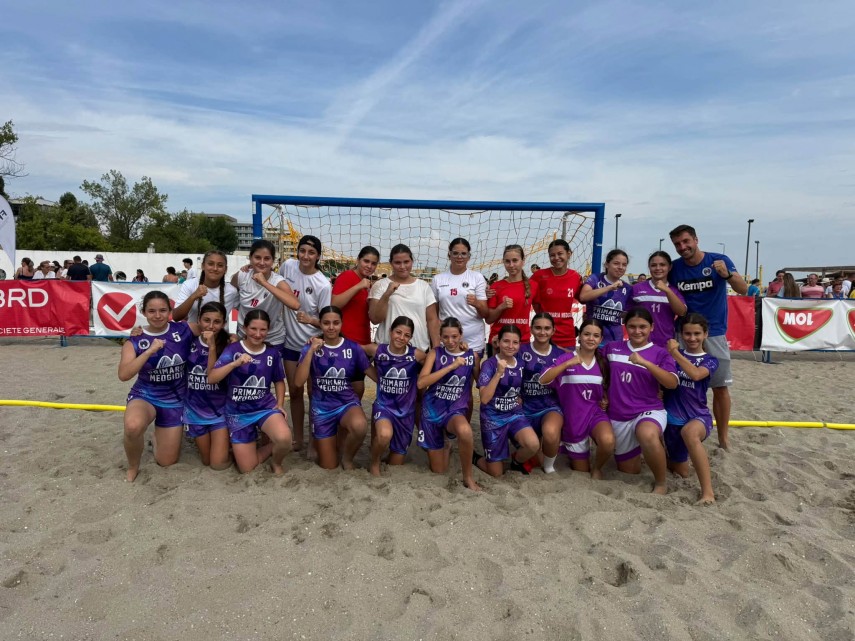 echipele happy kids medgidia pe locurile 5 si la 7 la campionatul national de beach handball galerie echipele happy kids medgidia pe locurile 5 si la 7 la campionatul national de beach handball galerie