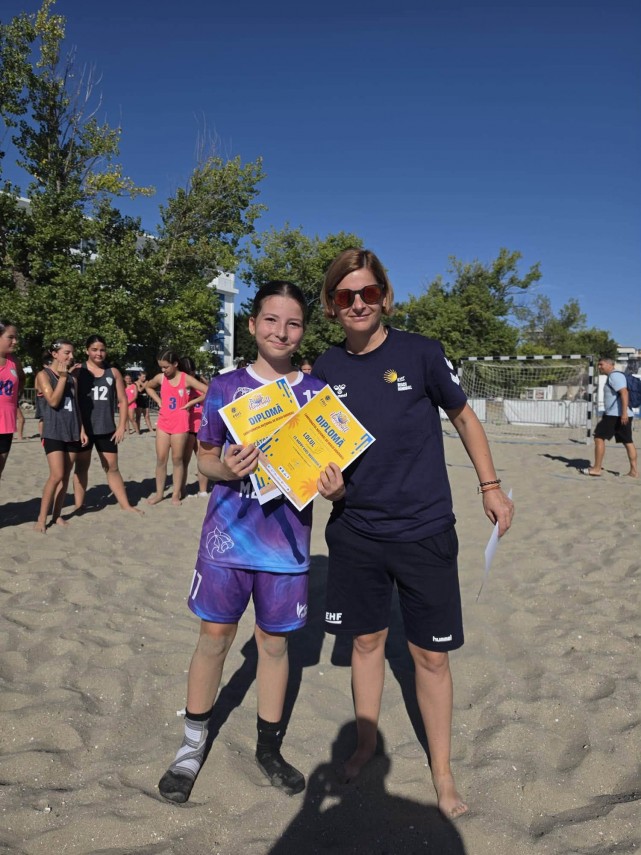 echipele happy kids medgidia pe locurile 5 si la 7 la campionatul national de beach handball galerie echipele happy kids medgidia pe locurile 5 si la 7 la campionatul national de beach handball galerie