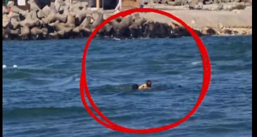 VIDEO: Femeie din Baia Mare, salvata din valuri pe Plaja Belona din Eforie Nord