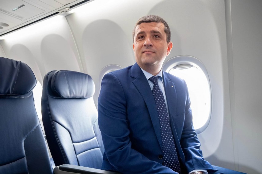 foto noua aeronava tarom a decolat radu miruta anunta un nou inceput pentru compania aeriana nationala foto noua aeronava tarom a decolat radu miruta anunta un nou inceput pentru compania aeriana nationala