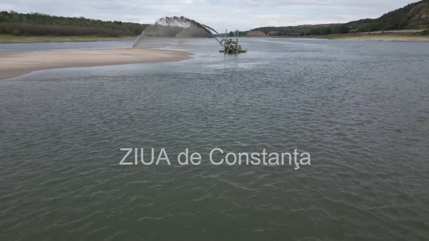 stiri constanta foto video se dragheaza la rasova lucrari desfasurate pe dunare 953062 stiri constanta foto video se dragheaza la rasova lucrari desfasurate pe dunare 953062