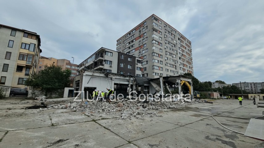foto au inceput lucrarile de demolare la fostul sediu rar din constanta terenul de pe strada eliberarii foto au inceput lucrarile de demolare la fostul sediu rar din constanta terenul de pe strada eliberarii