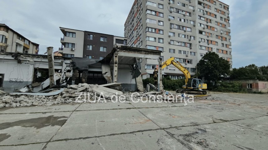 foto au inceput lucrarile de demolare la fostul sediu rar din constanta terenul de pe strada eliberarii foto au inceput lucrarile de demolare la fostul sediu rar din constanta terenul de pe strada eliberarii