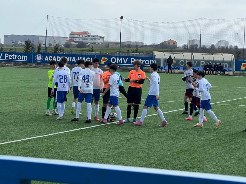 constanta darius nedelcu a jucat fotbal la academia hagi iar acum imparte dreptatea pe teren creste frumos constanta darius nedelcu a jucat fotbal la academia hagi iar acum imparte dreptatea pe teren creste frumos