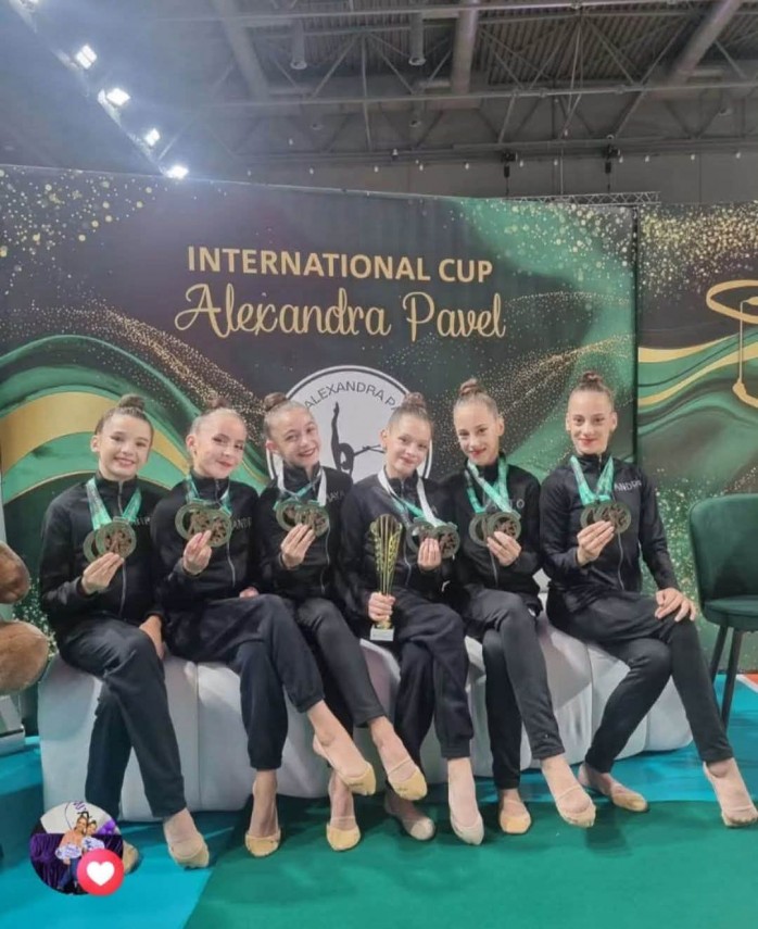 gimnastele de la cs victoria cumpana 17 medalii la cupa internationala alexandra pavel de la blaj galerie gimnastele de la cs victoria cumpana 17 medalii la cupa internationala alexandra pavel de la blaj galerie